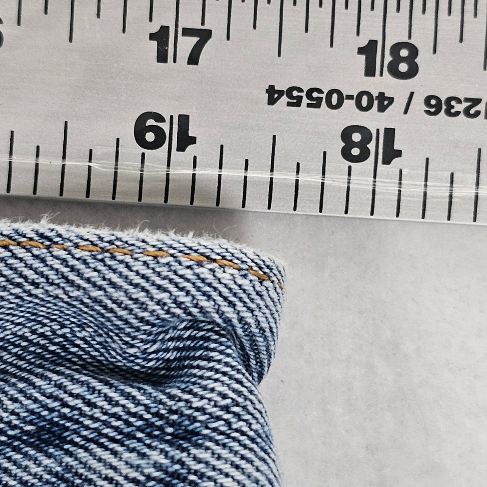 Levis 560 Comfort Fit Jeans Mens 36x32 Blue Denim Tapered Leg Medium Wash - Picture 3 of 10